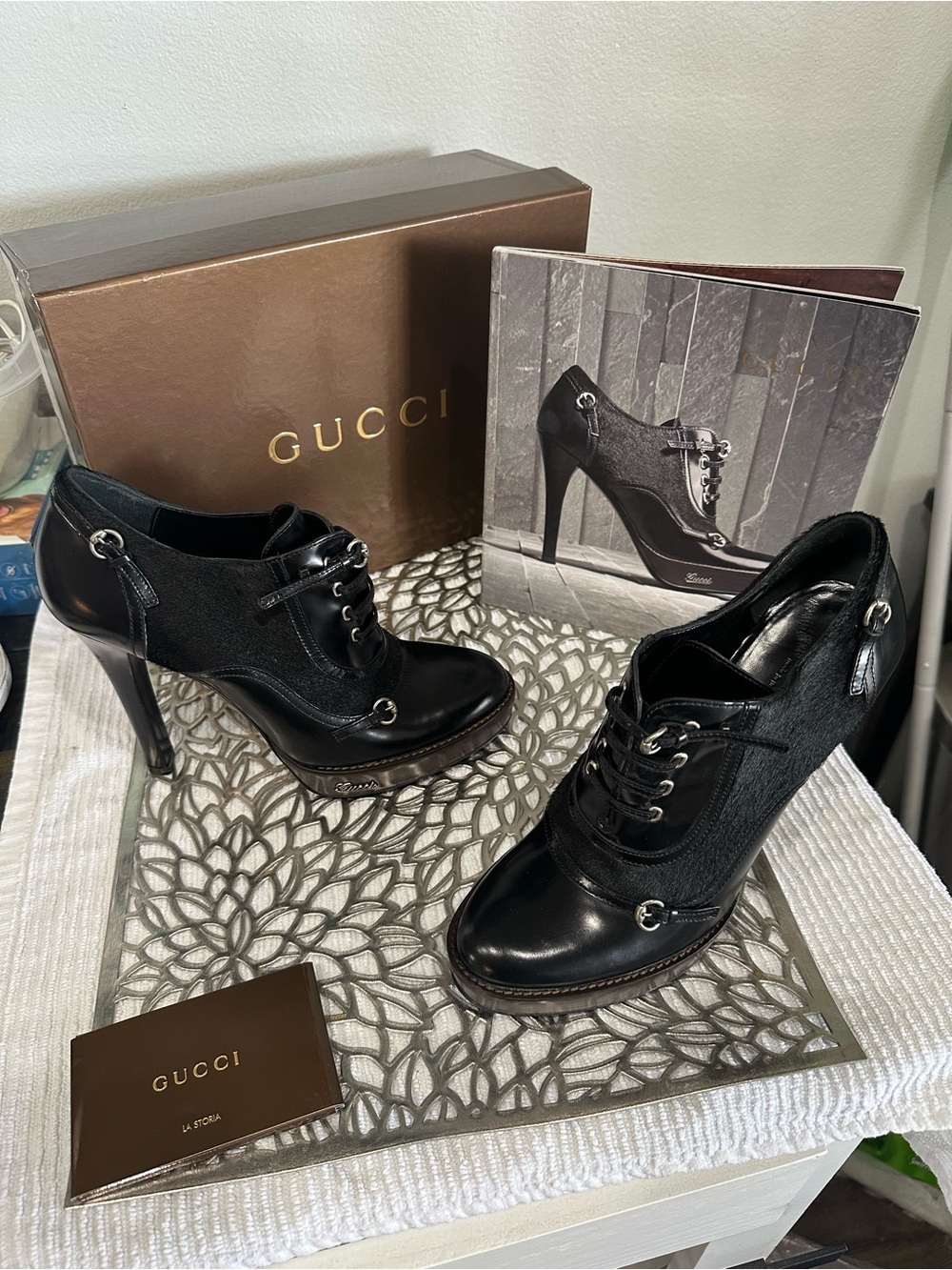 Vintage gorgeous Gucci Black Leather & Fabric Lace-Up High Heel Booties
